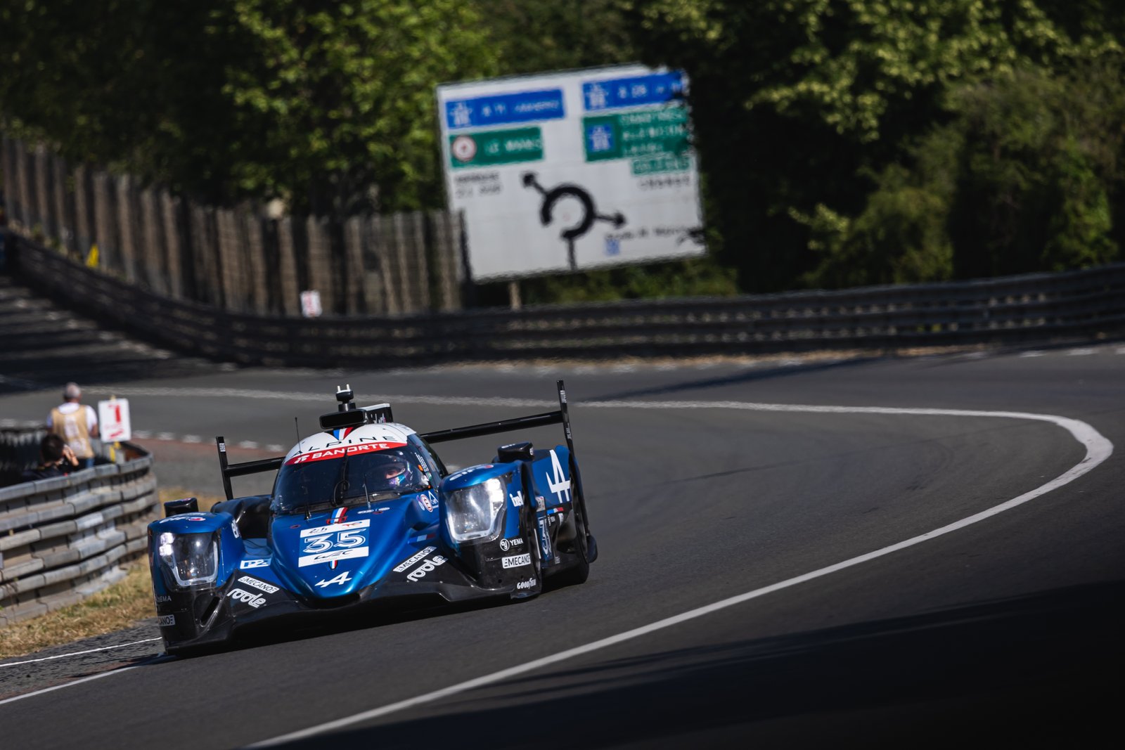 Alpine A470 2023 Le Mans comm1 1